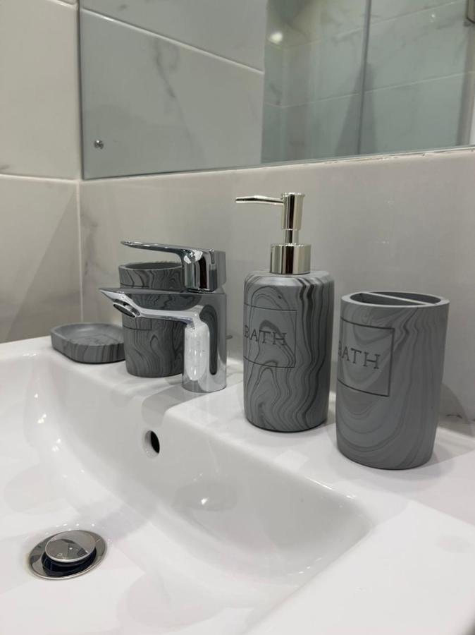 The Lennox Luxury Apartment Accra Extérieur photo