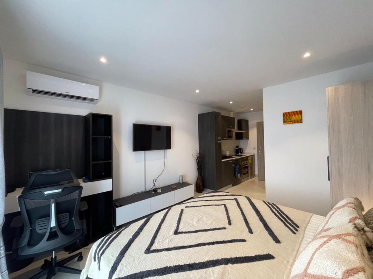 The Lennox Luxury Apartment Accra Extérieur photo