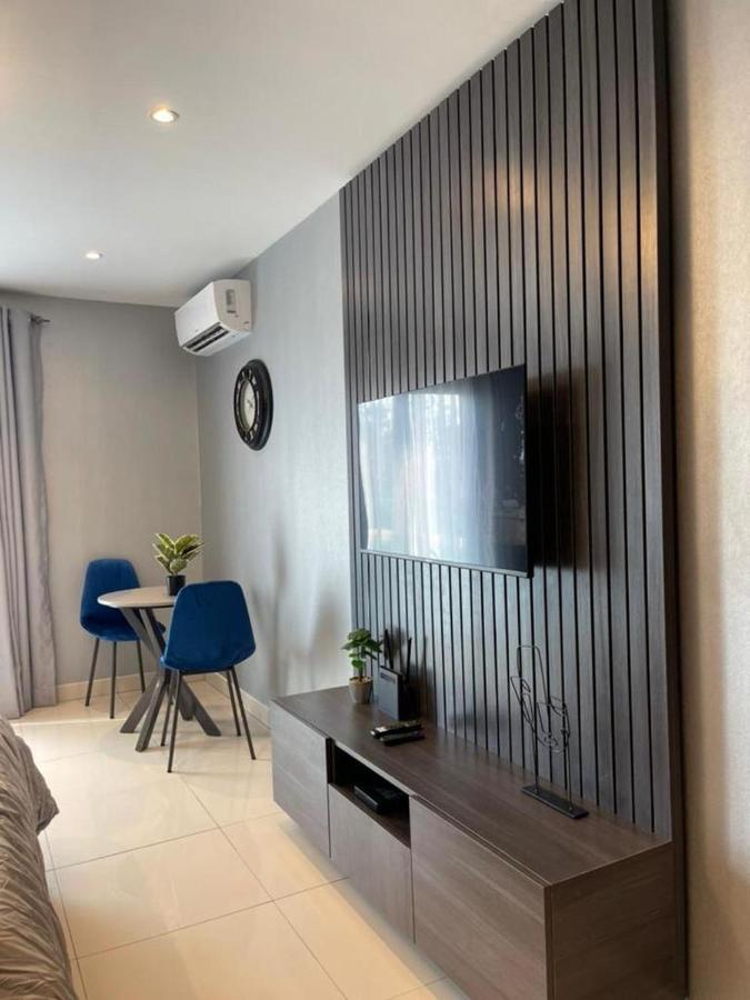 The Lennox Luxury Apartment Accra Extérieur photo